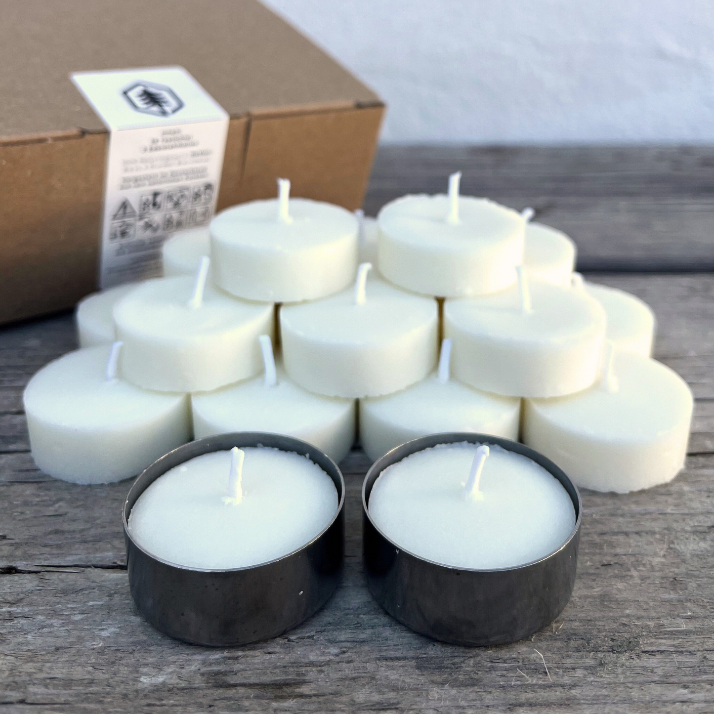 Luchsberg® nachhaltige Teelichter in wiederverwendbarer Edelstahlhülle - Windlichter und ökologische Kerzen aus recyceltem Wachs